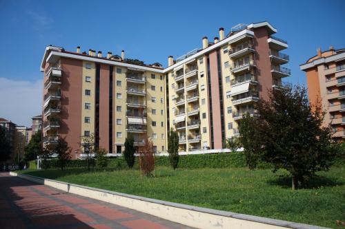 Milano, complesso residenziale Via Ornato 110