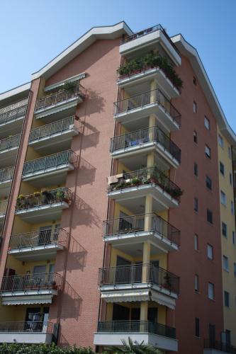 Milano, complesso residenziale Via Ornato 110