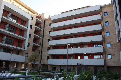Milano,Edificio residenziale in Via Esiodo 4