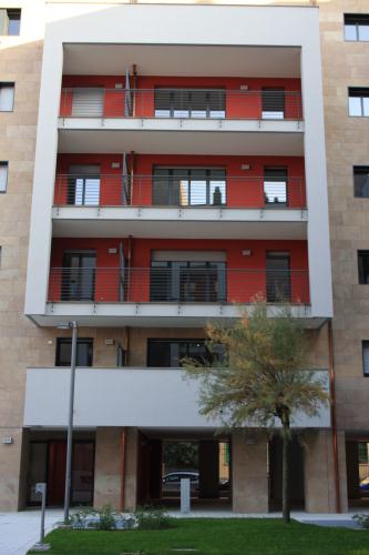 Milano,Edificio residenziale in Via Esiodo 4